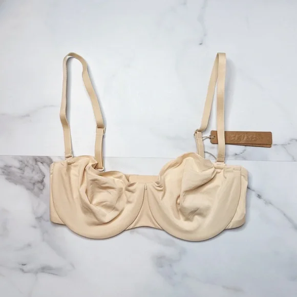 NWT Skims Smoothing Intimates Unlined Strapless Bra - Picture 2 of 5